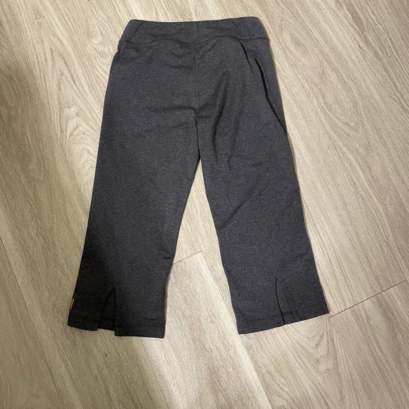 Lucy Cropped Legging - Picture 3 of 4